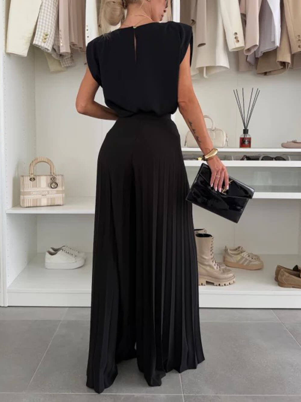 Fashionable Round Neck Padded Shoulder Top
