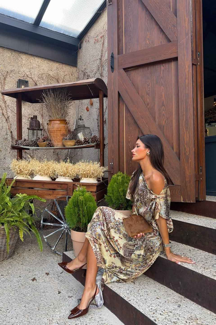 Off-Shoulder Pleated Unique Print Dress